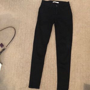 Black Levi’s women’s jeans
